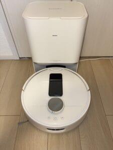 SWITC BOT　S10の本体とゴミ収集ステーションの写真