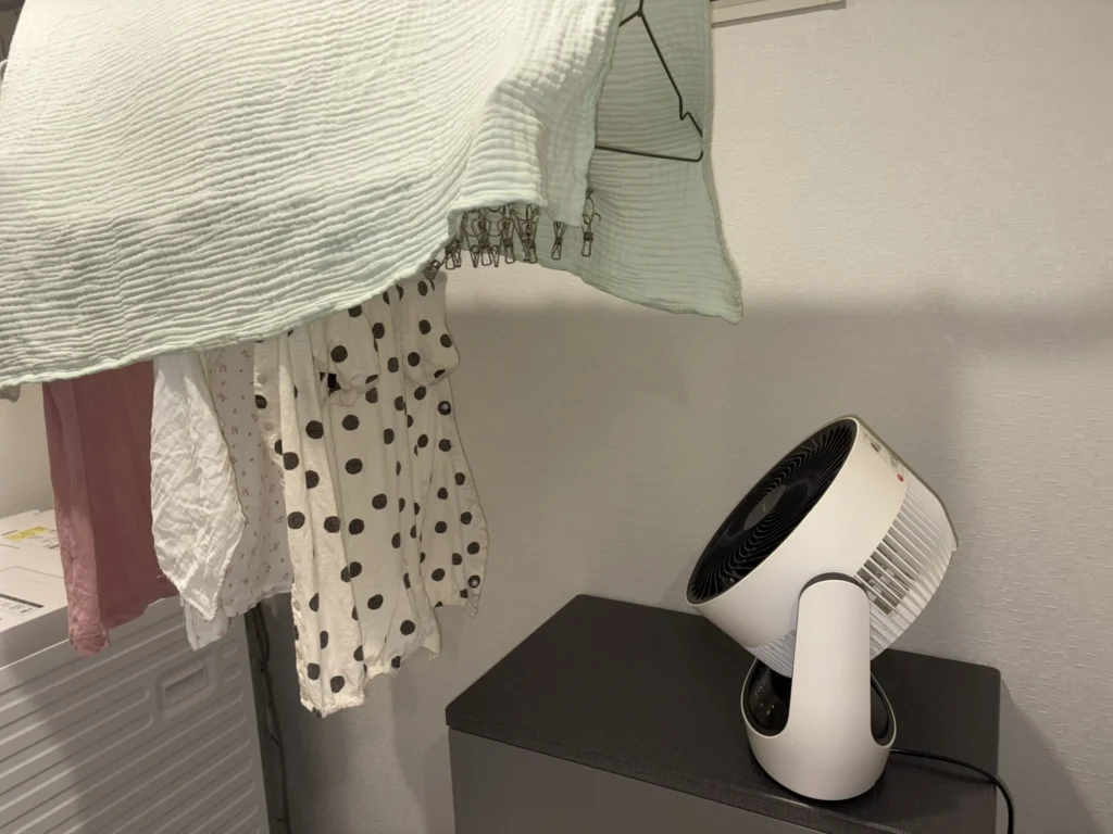 SwitchBotサーキュレーター洗濯物乾かす様子