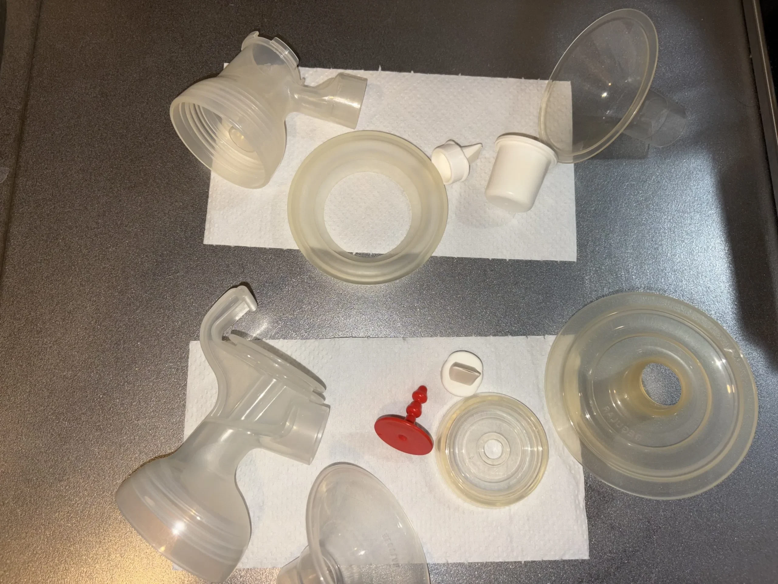 手動搾乳機、電動搾乳機　パーツ比較